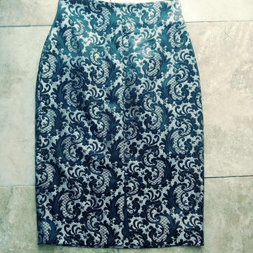 Worthington Pencil Skirt Gray Metallic  Sz 6